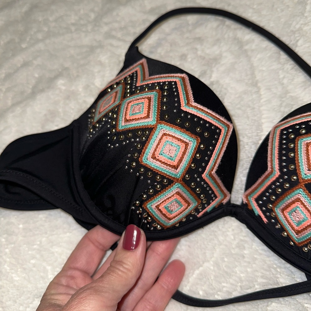 34B Push Up Underwire Bikini Top. MUST BE BUNDLED (T)